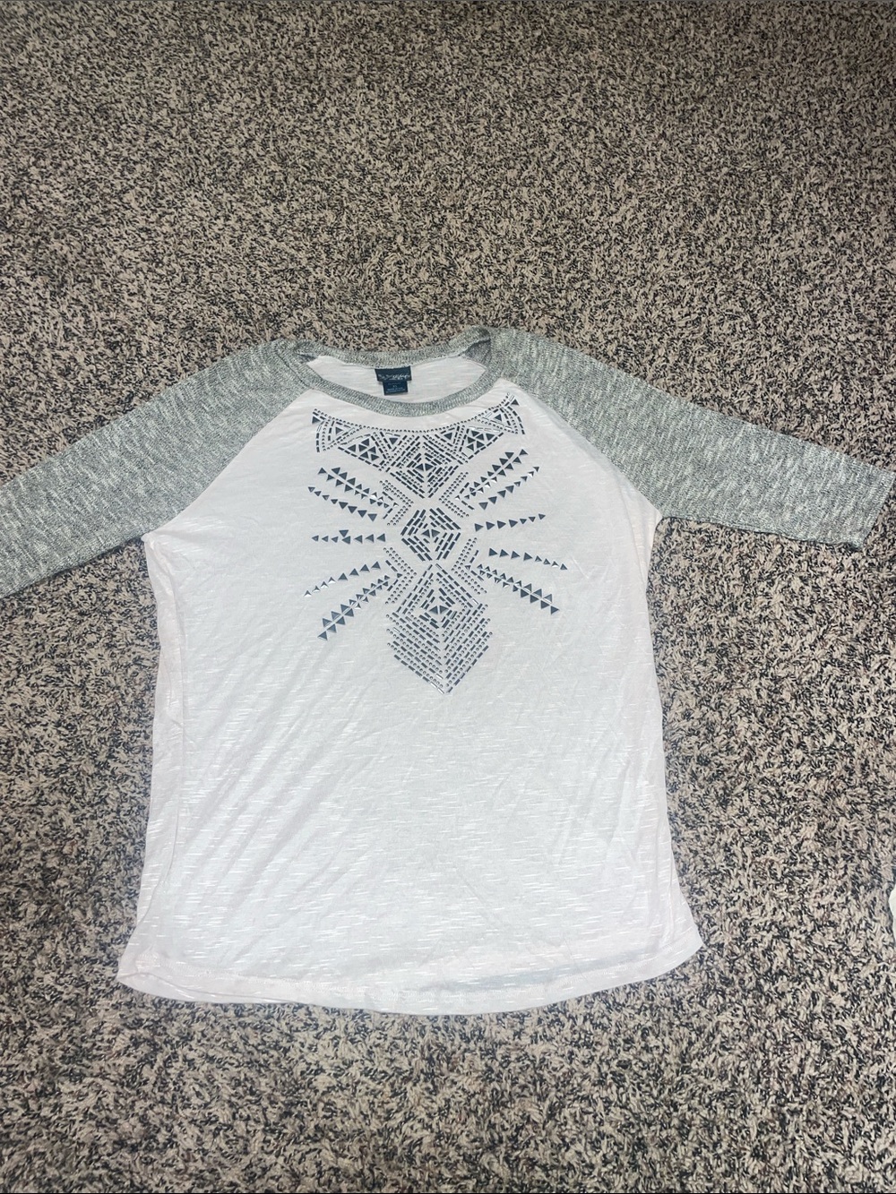 Daytrip Vintage Woman’s Raglan 3/4 Sleeve Studded Geometric Top XS NWOT